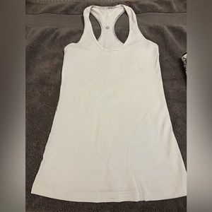 lululemon. cool racerback tank. Size 6. white. Reversible. GUC.